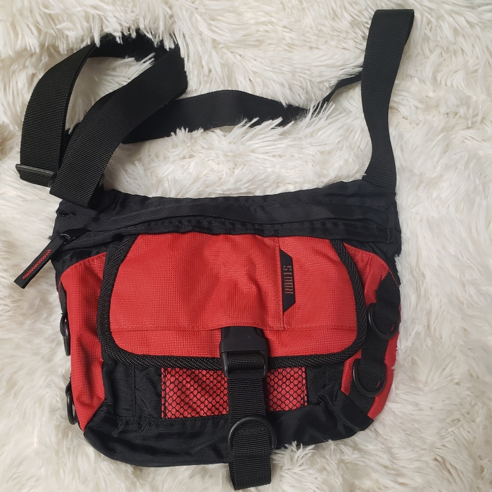 ROOTS Nylon Crossbody Bag O/S (Like NEW)